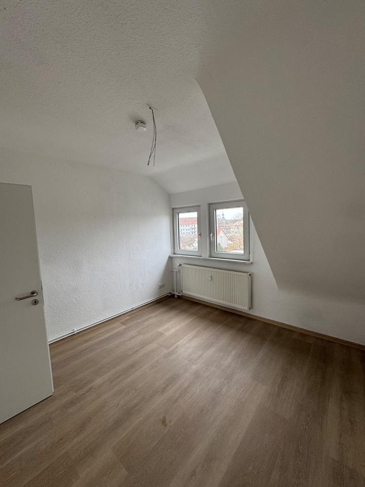 Thumbnail-Helle 5-Zimmer Dachgeschosswohnung mit Balkon in Wolfenbüttel
