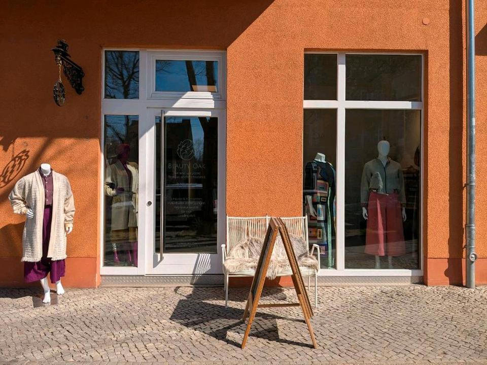 Thumbnail-Arbeitsplatz für Co-Working oder Hobby in Modeatelier