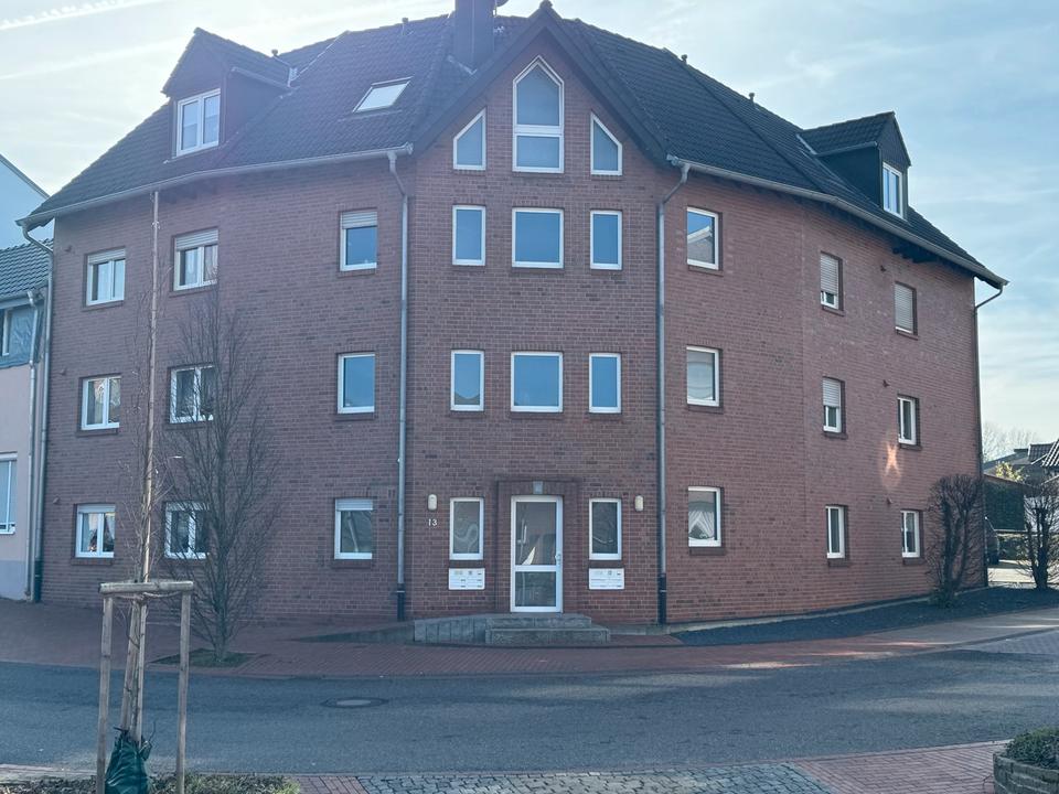 Thumbnail-Helle 3-Zimmer-Dachgeschosswohnung mit Stellplatz