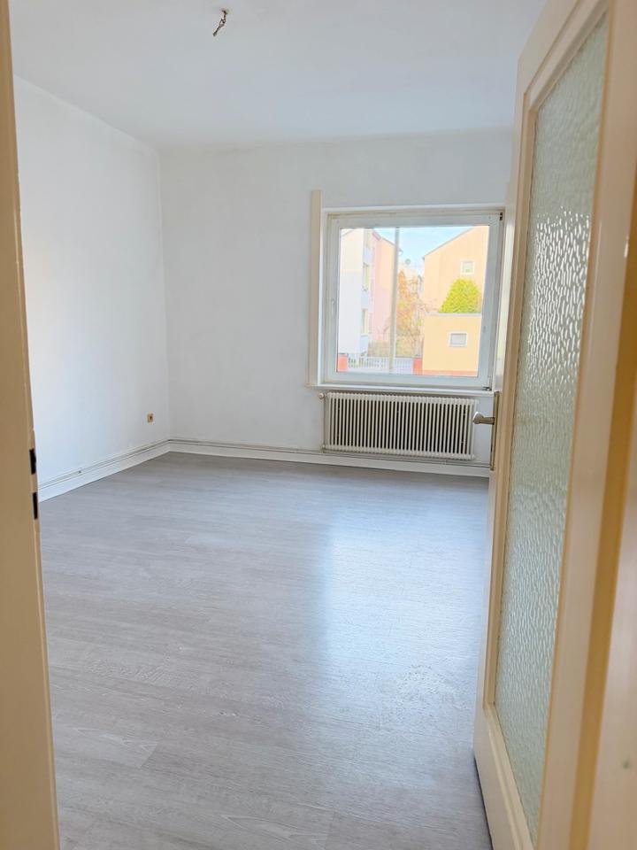 Thumbnail-2 Zimmer Wohnung 62qm 1.12. Hochparterre Altbaudecken