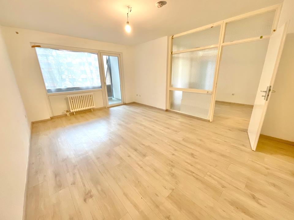 Thumbnail-Frisch renovierte 4 Zimmerwohnung mit Balkon
