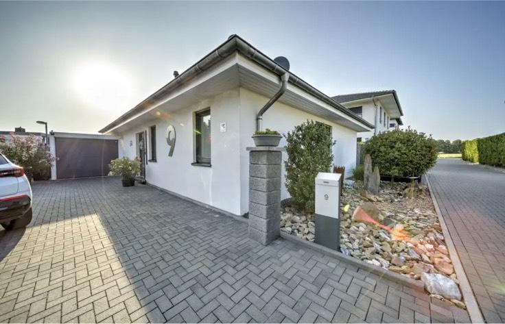 Thumbnail-Moderner Bungalow in Feldrandlage (Garage & Whirlpool) in Polsum
