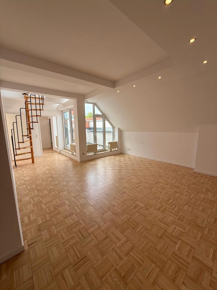 Thumbnail-Exklusive 4-Zimmer-Dachgeschosswohnung mit Balkon & Dachterrasse