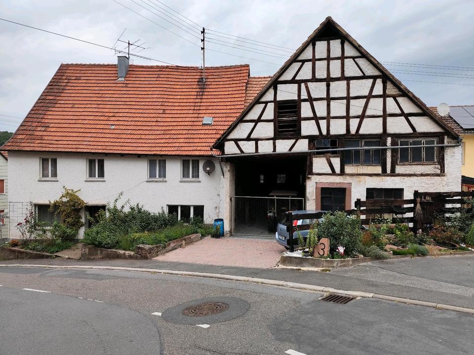 Thumbnail-Haus mit Scheune und Stall