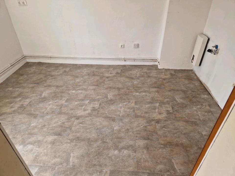 Thumbnail-Neu renovierte große Wohnung zu vermieten
