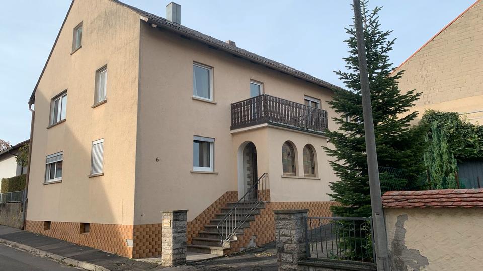 Thumbnail-Großes 2 Fam Haus mit ausgebautem DG, 10 Zimmer, viel Potenzial