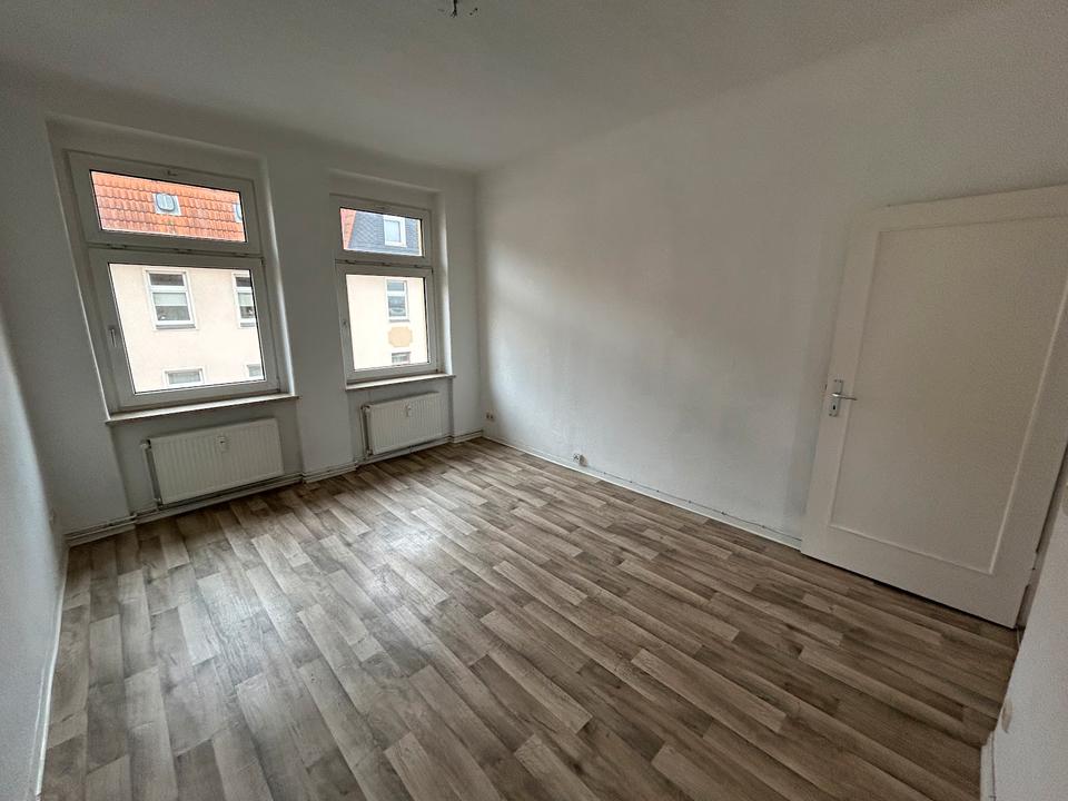 Thumbnail-Geräumige 3-Zimmer-Wohnug mit Balkon!