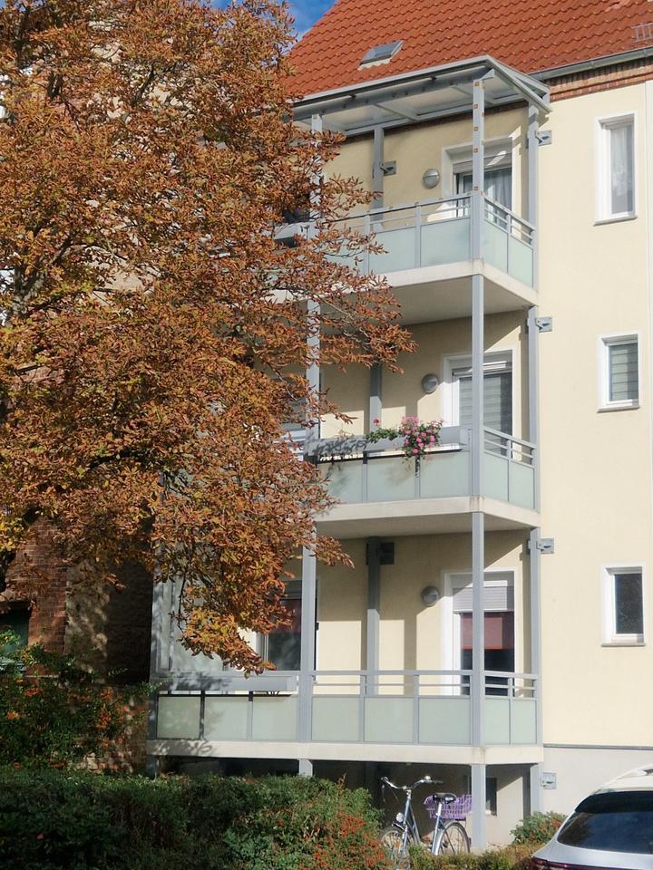 Thumbnail-Wohlfühlen leicht gemacht – stilvolle 3-Raum-Wohnung mit Balkon und Blick ins Grüne - VO205