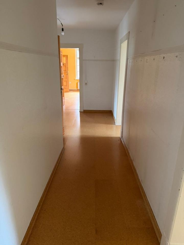 Thumbnail-Großzügige 5-Zimmer-Wohnung mit Balkon & Einbauküche