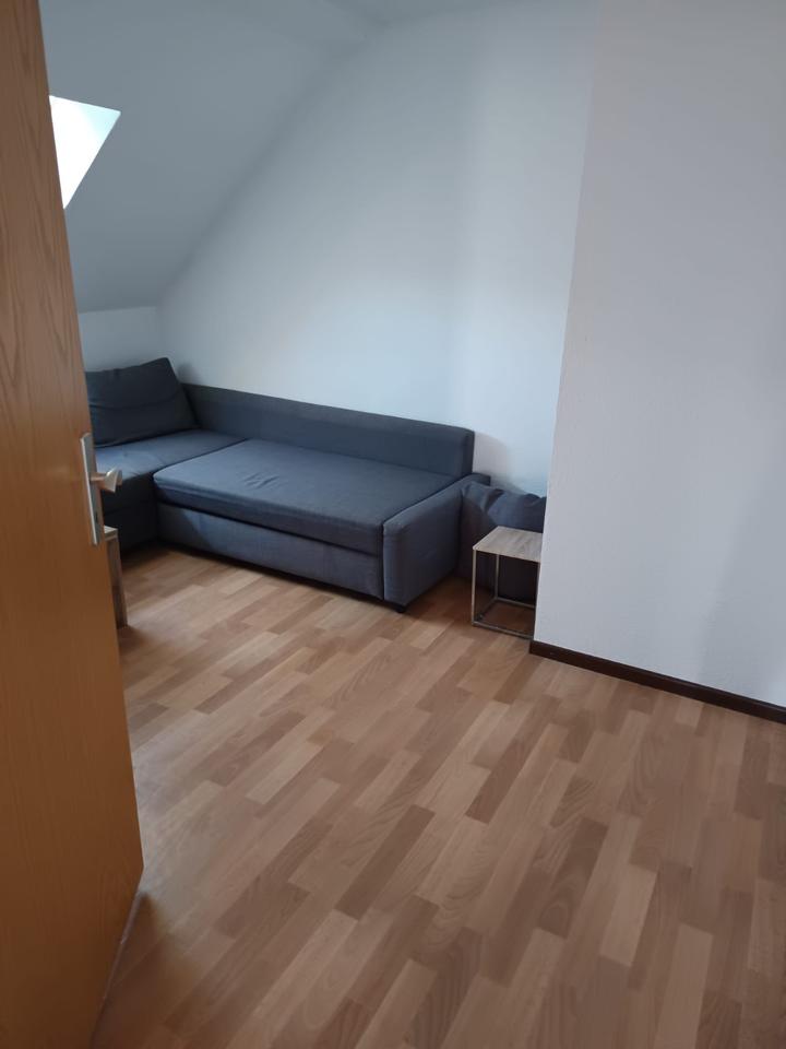 Thumbnail-Gemütliche 2-Zimmer-Wohnung mit Parkplatz in ruhiger Lage