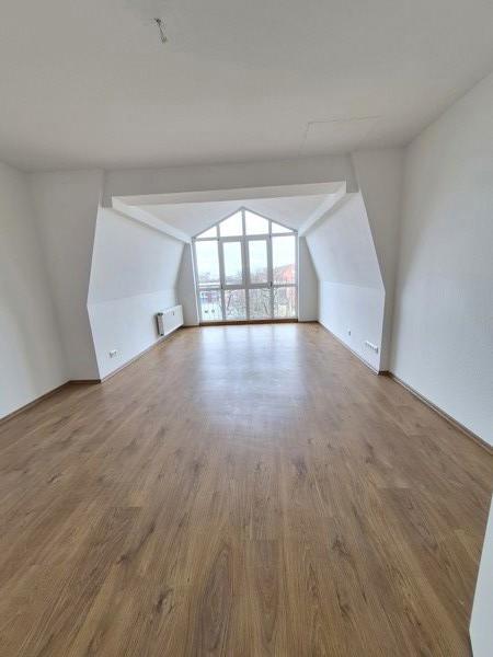 Thumbnail-Logenplatz zur Innenstadt | Panoramafensterfront mit Blick in das Zentrum Magdeburgs