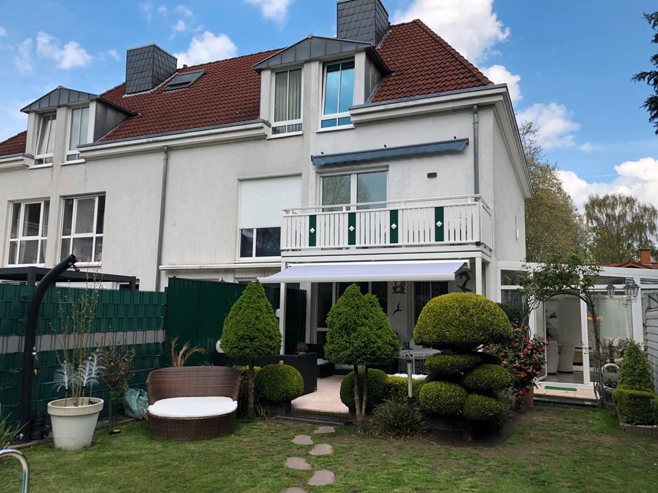 Thumbnail-Reiheneckhaus mit WintergartenPoolBalkonGarage etc.