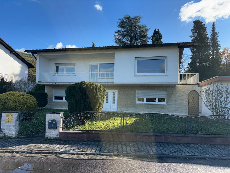 Thumbnail-Großzügiges 6-Zimmer-Haus mit Garten, Terrasse und sonnigem Balkon