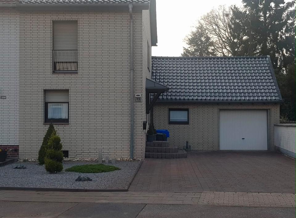 Thumbnail-Charmantes Einfamilienhaus mit Garage und Garten
