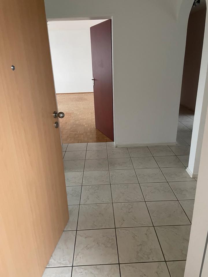 Thumbnail-4-Zimmer Wohnung mit Balkon in Altenstsdt an der WN.