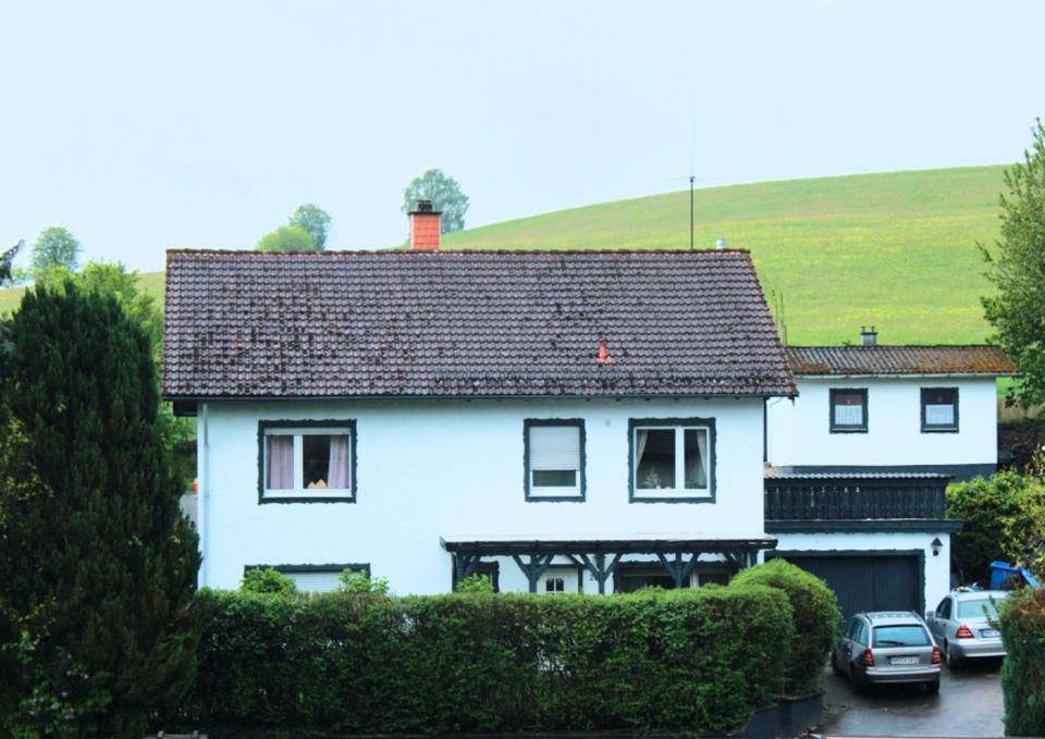 Thumbnail-Großzügiges Einfamilienhaus mit Pool & Whirlpool in Feldrandlage
