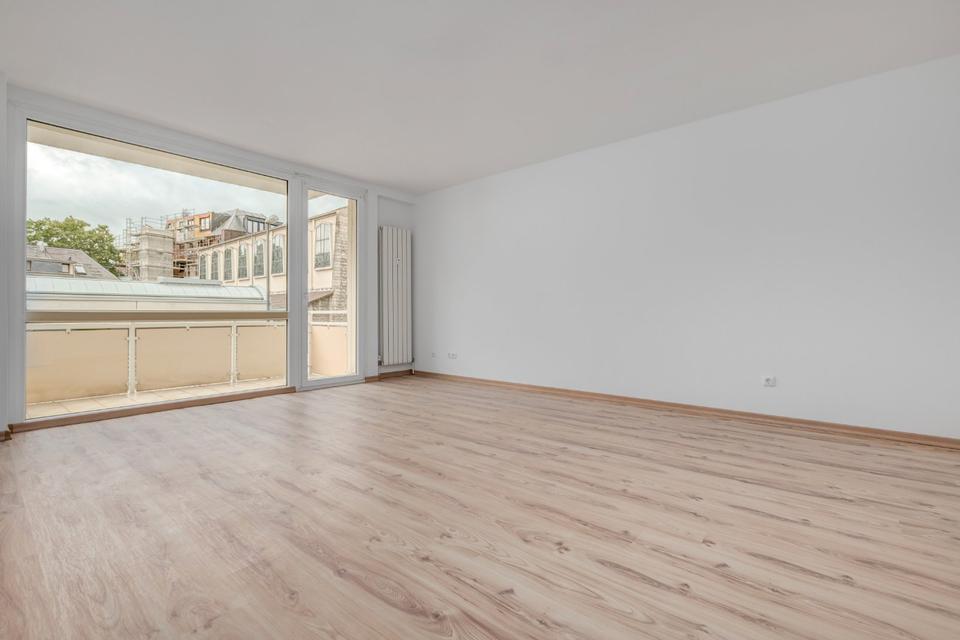 Thumbnail-Provision- und bezugsfrei! Frisch renoviertes 1‑Zimmer‑Apartment