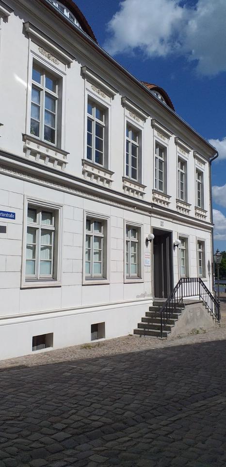 Thumbnail-Dachgeschosswohnung direkt am Wasser in Citylage