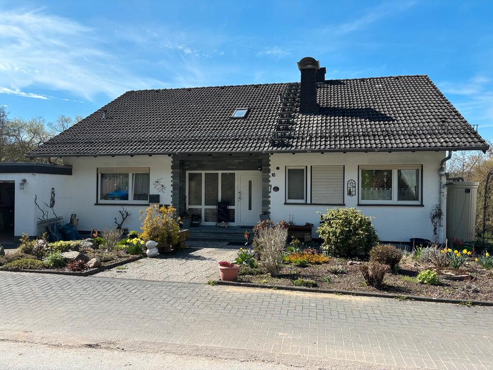Thumbnail-Gepflegtes Drei-Familien-Haus