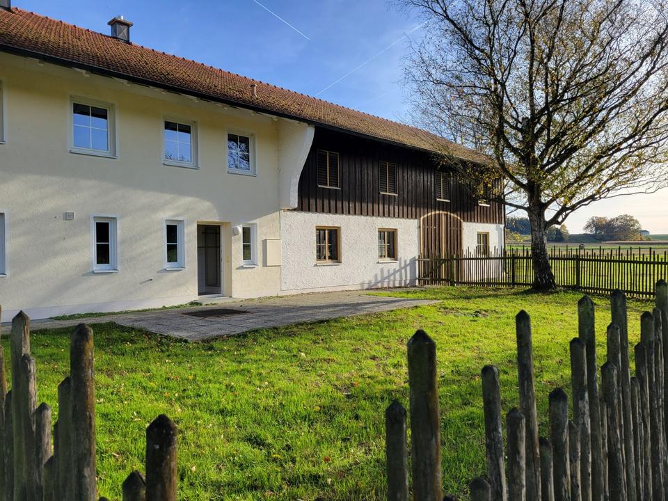 Thumbnail-Doppelhaushälfte mit Balkon und großer Terrasse