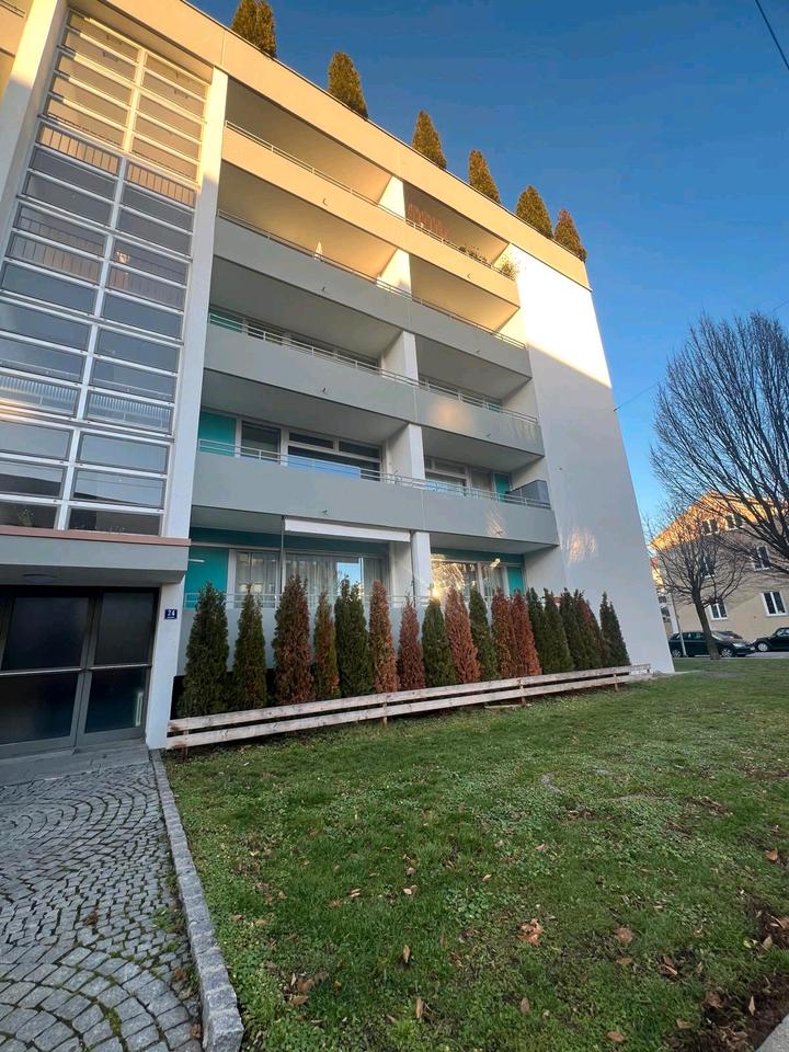 Thumbnail-Renovierte 3 Zimmer Wohnung in Stadtmitte Augsburg Nähe HBFKÖ