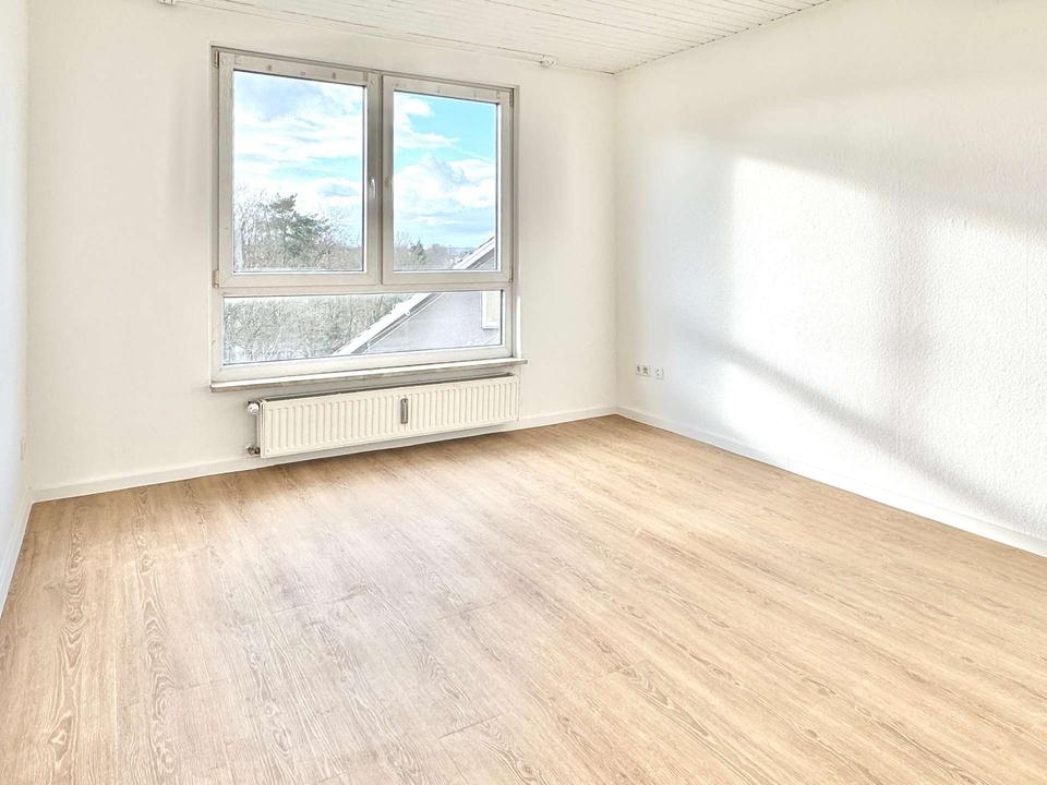Thumbnail-Sanierte 3 Zimmer-Dachgeschosswohnung wartet auf neue Mieter