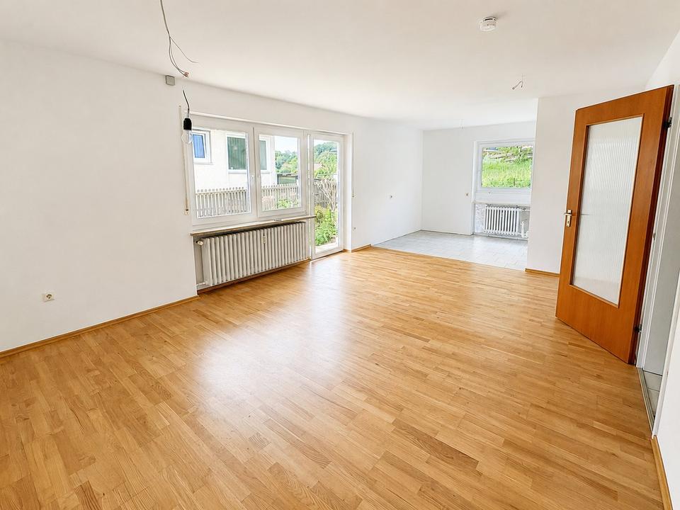 Thumbnail-Schöne 3-Zi-Wohnung mit großer Terrasse und Gartenmitbenutzung