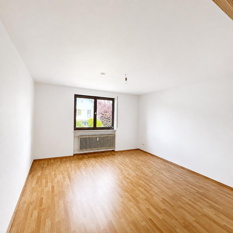 Thumbnail-2,5-Zimmer-Wohnung in ruhiger Lage I Balkon I EBK I 1.OG I 60 qm