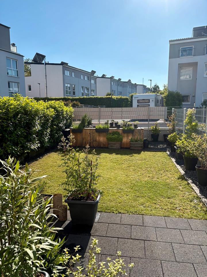 Thumbnail-Moderne Erdgeschosswohnung mit kleinem Garten u. TG-Stellplatz