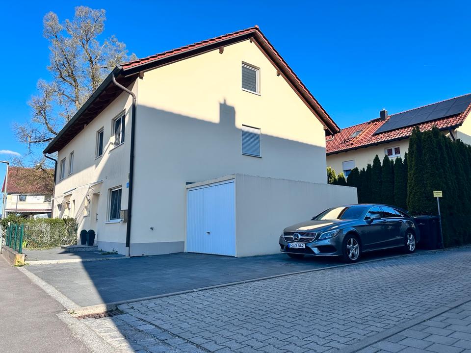 Thumbnail-Neuwertige DHH mit Energieeffizienz A+ in ruhige Lage