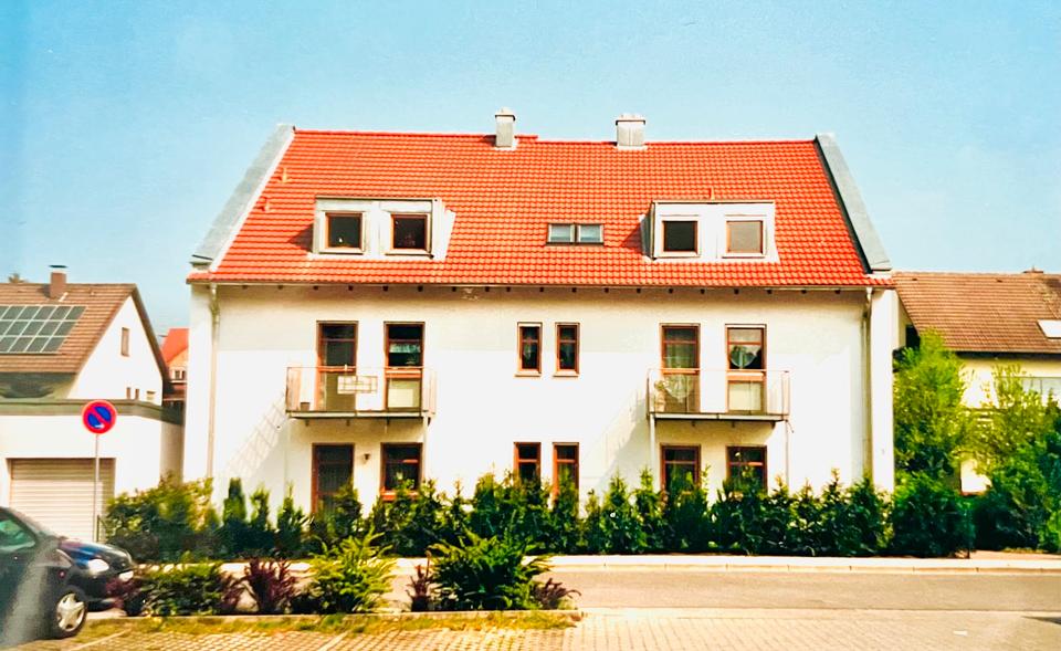 Thumbnail-Großzügige 2-Zimmer Dachwohnung mit Balkon in guter Lage