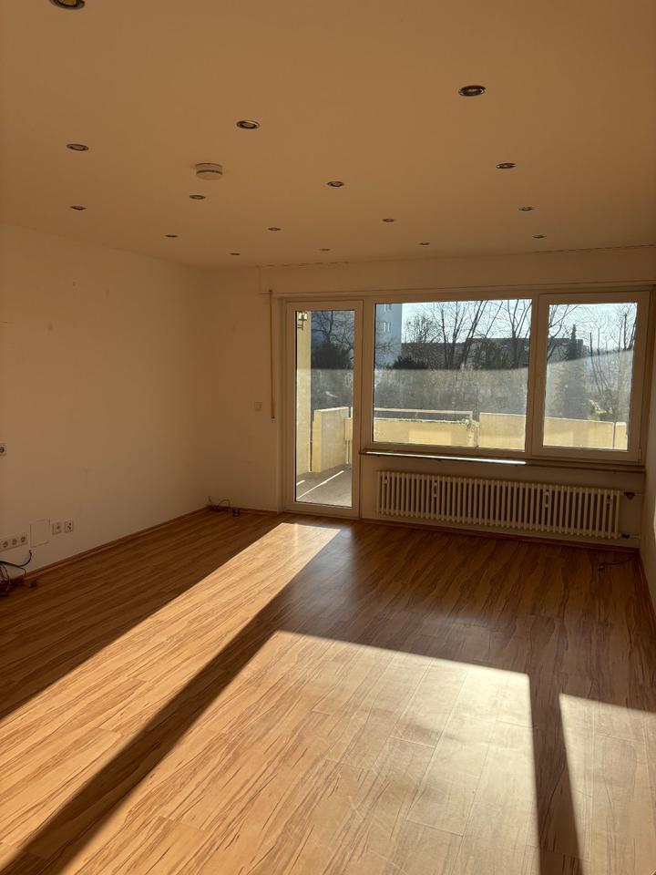 Thumbnail-Helle 3-Zimmer-Wohnung mit moderner Ausstattung und großem Balkon