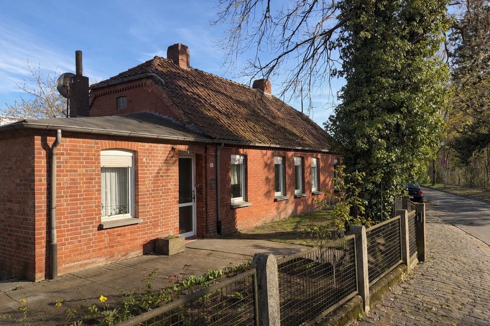 Thumbnail-Großes Grundstück (1500 m²) + Einliegerwohnung – sofort nutzbar