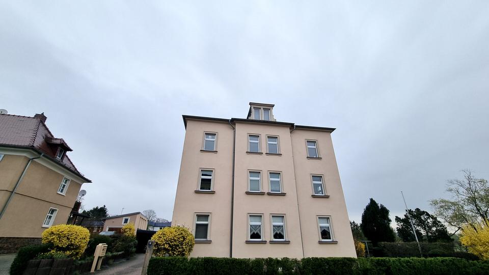 Thumbnail-Diese gepflegte Wohnung im 2. Obergeschoss überzeugt durch eine gelungene Raumaufteilung und eine zeitgemäße Ausstattung. In den Wohnräumen sorgt ein moderner Vinylfußboden für ein ansprechendes...