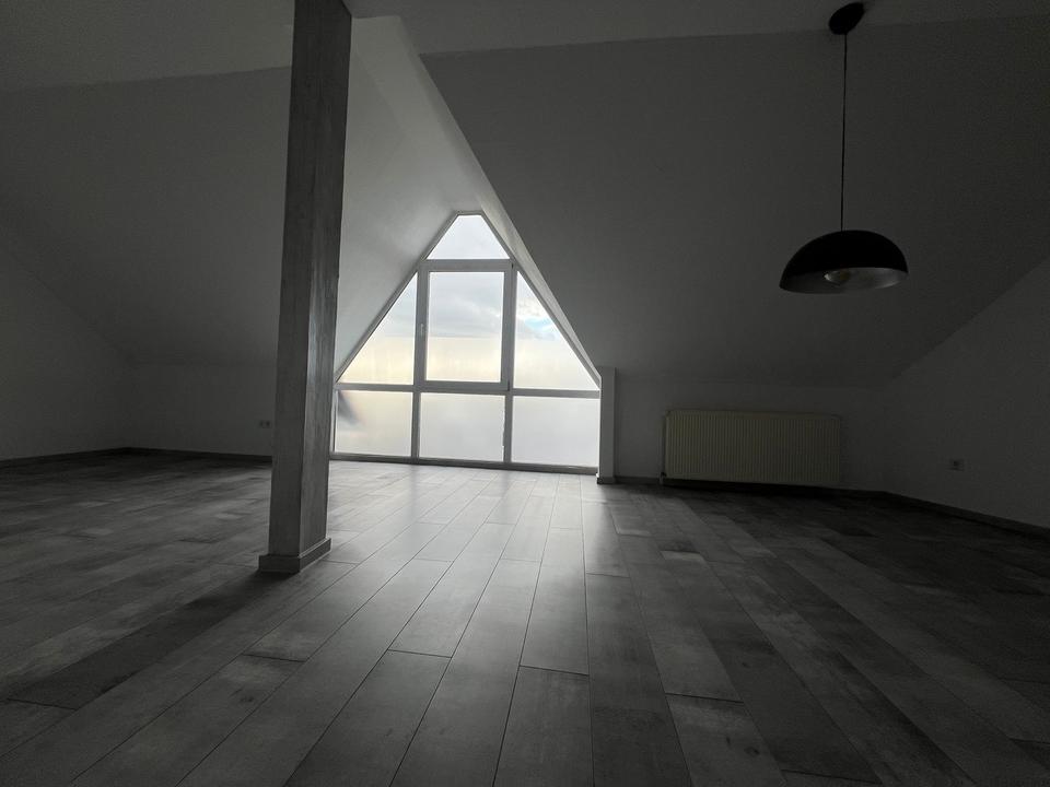 Thumbnail-3-Zimmer Dachgeschosswohnung inklusive Einbauküche und Stellplatz