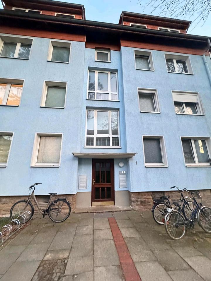 Thumbnail-1 Zimmer mit Balkon in 2 Zimmer Wohnung für Mädchen