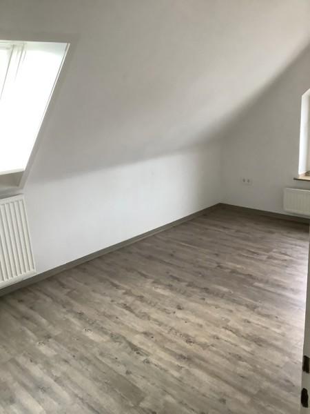 Thumbnail-Gemütliche 2 Zimmer-Dachgeschosswohnung in Senne zu vermieten