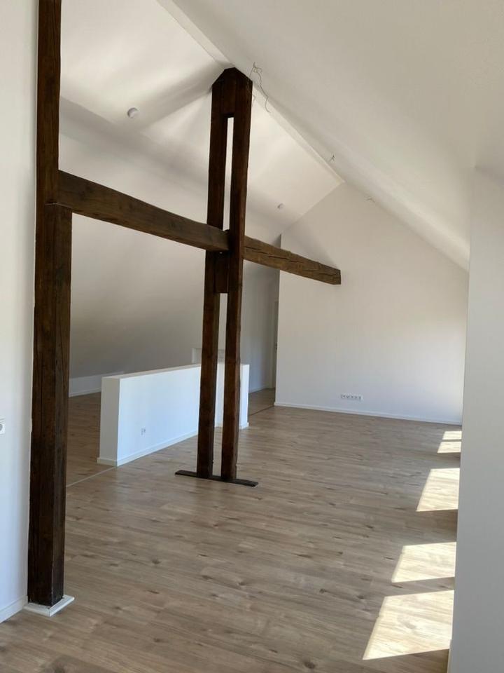 Thumbnail-Hohe Decken, viel Licht: DG-Wohnung mit Balkon in Lindlar