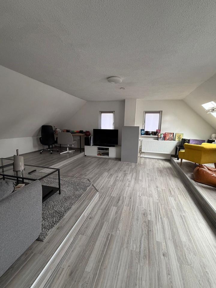 Thumbnail-Vermiete Dachgeschoss Wohnung