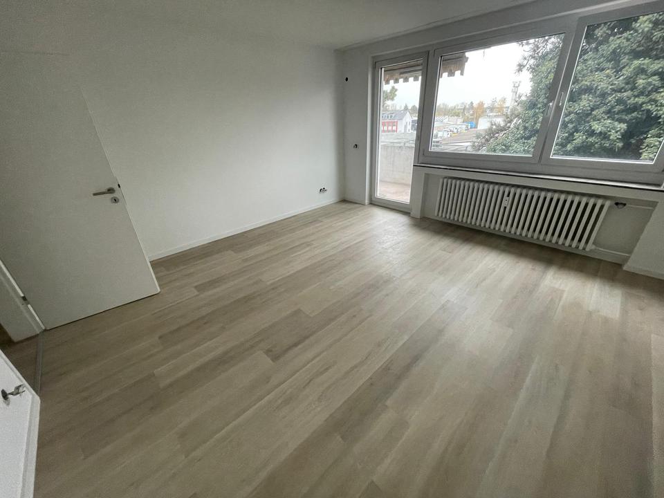 Thumbnail-Renovierte 3-Zimmer-Wohnung zur Miete in Köln Bickendorf  ideal für Paare und kleine Familien!