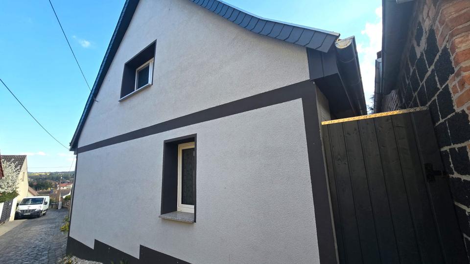 Thumbnail-Modernisiertes Einfamilienhaus mit Wärmepumpe und großem Garten