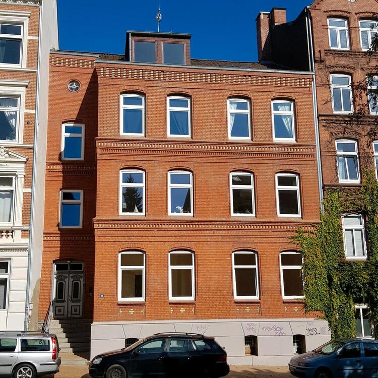 Thumbnail-3-Zimmer Altbau Wohnung im Kieler Zentrum