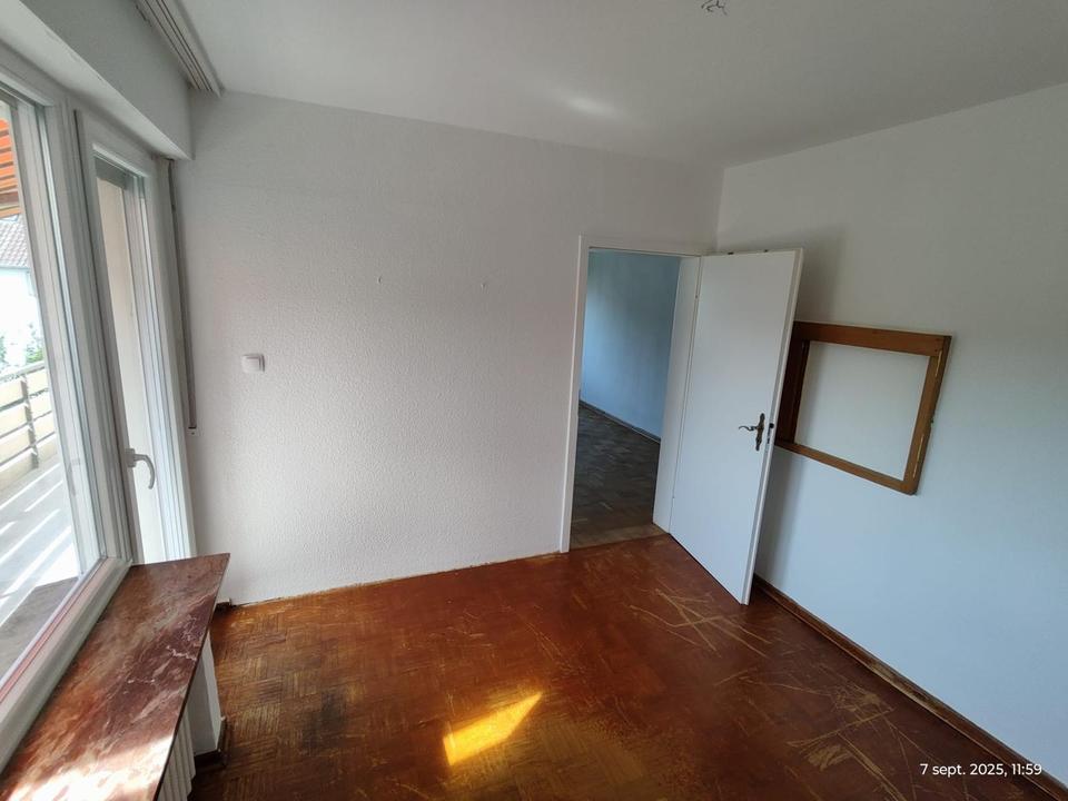 Thumbnail-Wohnung im 1. OG mit EBK und Balkon zu vermieten