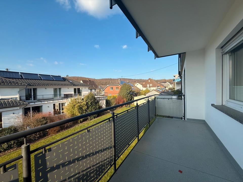 Thumbnail-Großzügige Erdgeschosswohnung mit Balkon, Terrasse, Garten