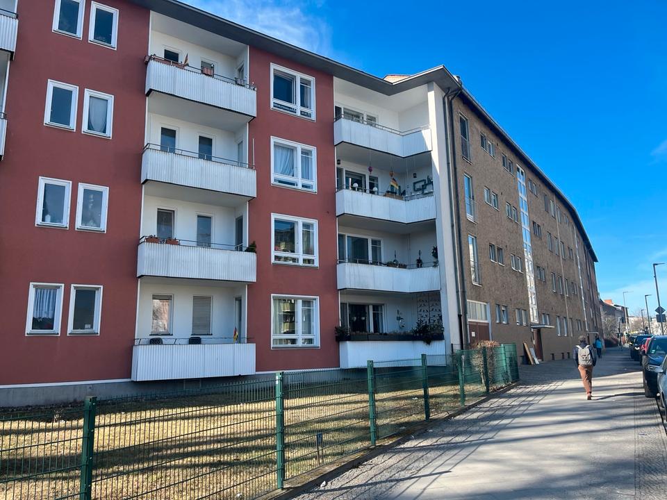 Thumbnail-Bezugsfreie 1 Z. Wohnung hell, zentral, Balkon, saniert Spandau