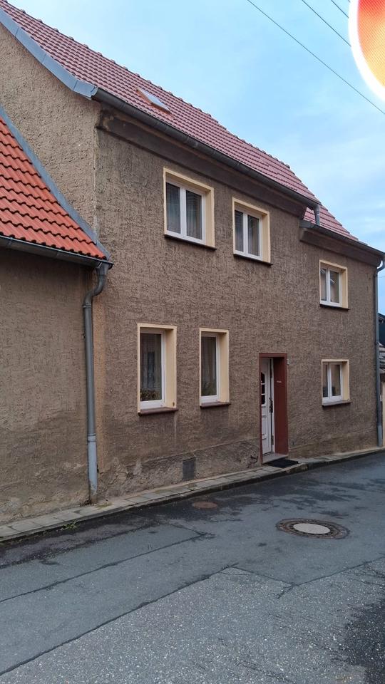 Thumbnail-Haus mit Garagen und Garten