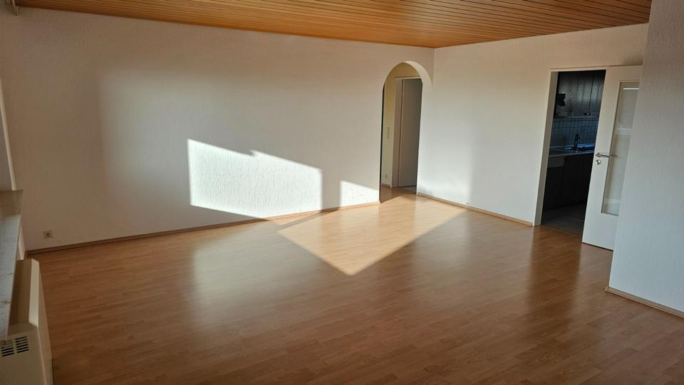 Thumbnail-Helle 3,5-Zimmer-Wohnung mit Balkon