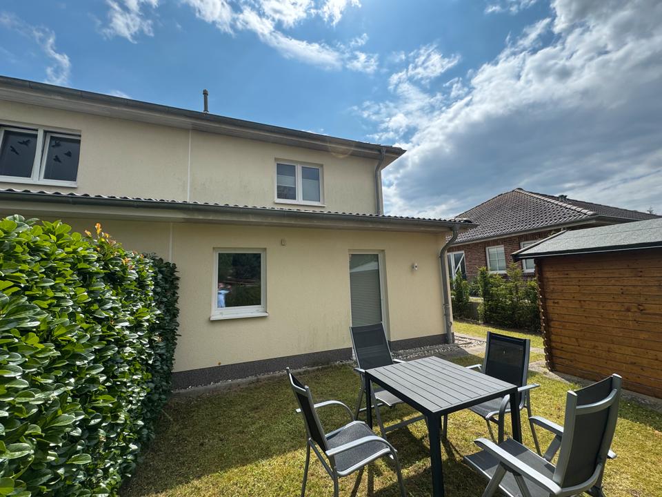 Thumbnail-Schmucke Doppelhaushälfte auf Eigenland mit Terrasse zu verkaufen