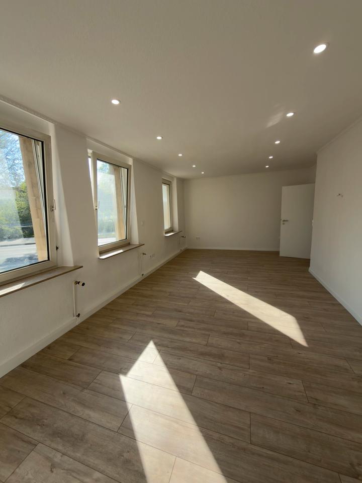 Thumbnail-Renovierte EG-Wohnung mit 400m2 Garten!