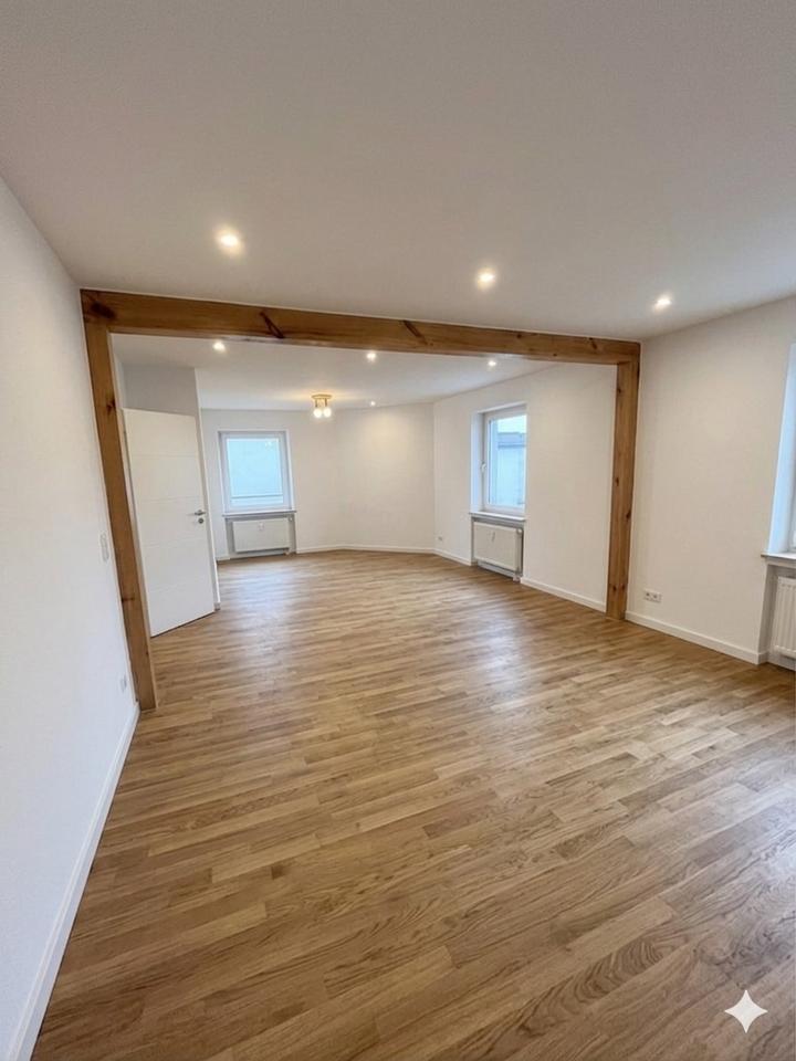 Thumbnail-Großzügige 4-Zimmer-Maisonettewohnung in zentraler Lage